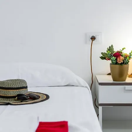 Beautiful Central Apartment 아파트 아로나