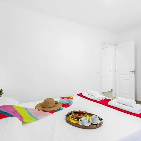 Beautiful Central Apartment *